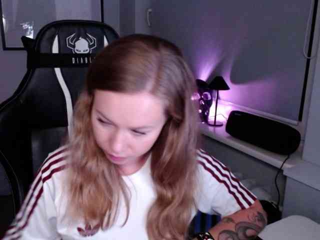 hollyBB webcam