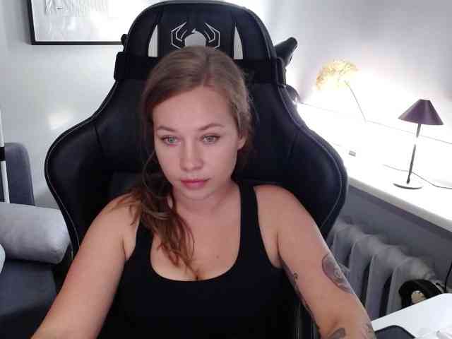 hollyBB webcam