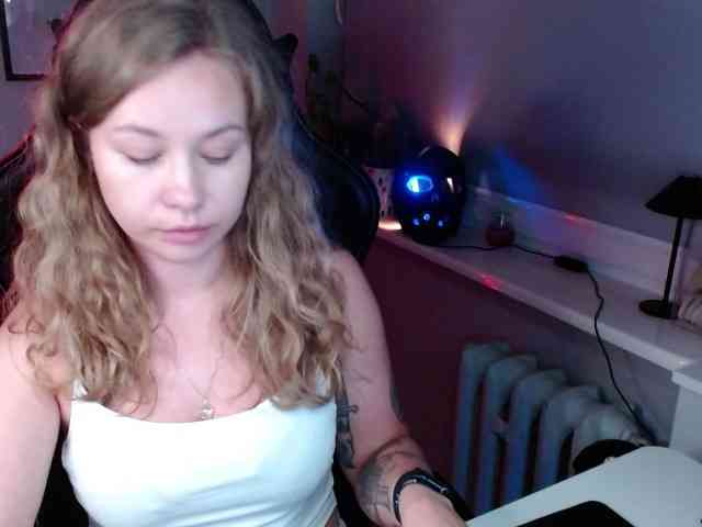 hollyBB webcam