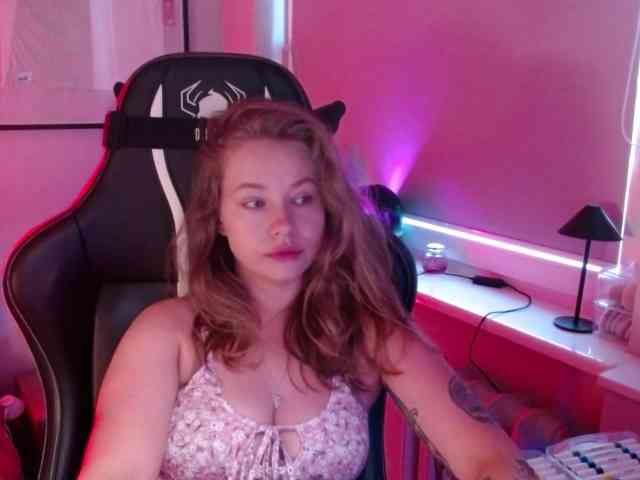hollyBB webcam