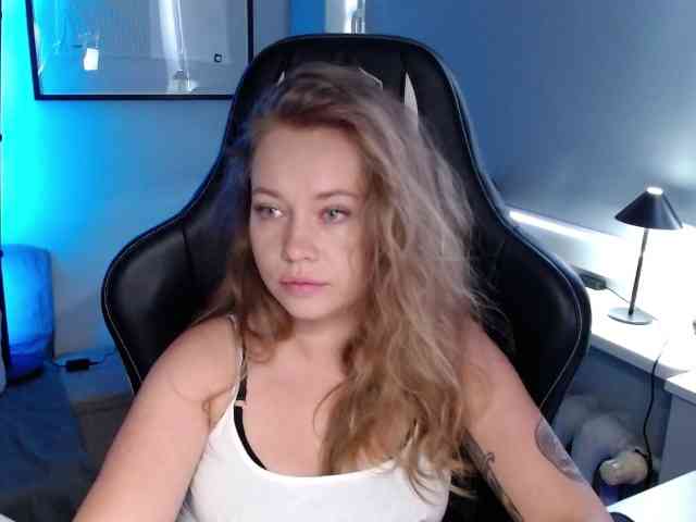 hollyBB webcam