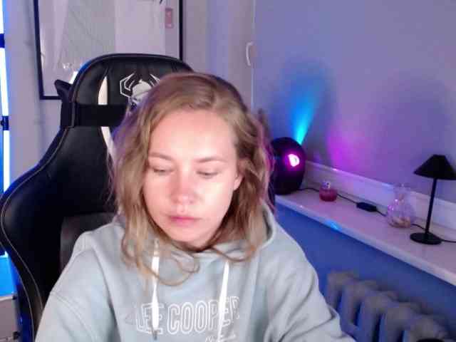 hollyBB webcam