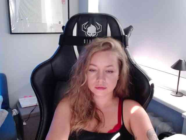 hollyBB webcam