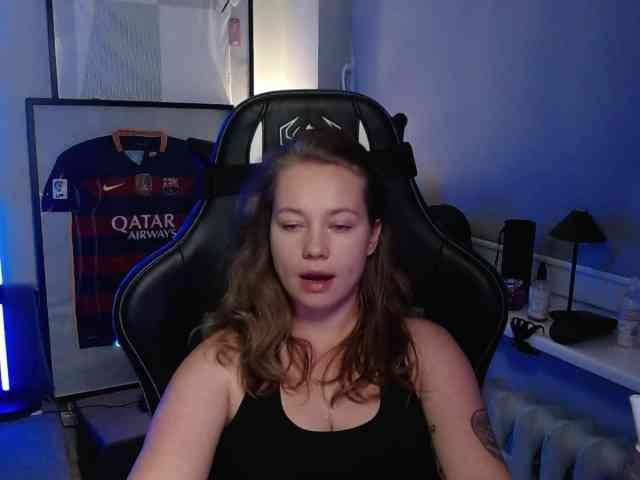 hollyBB webcam