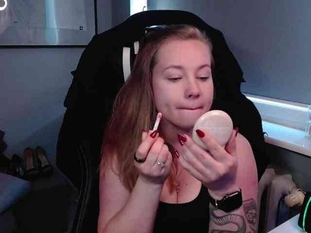 hollyBB webcam