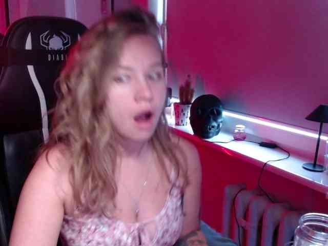 hollyBB webcam