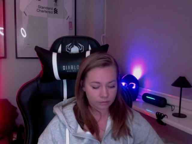 hollyBB webcam