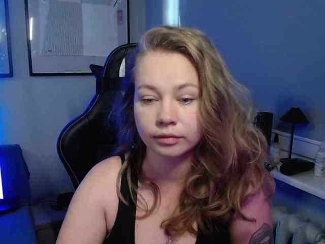 hollyBB webcam