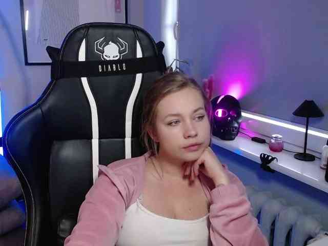hollyBB webcam