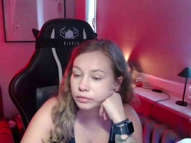 hollyBB webcam