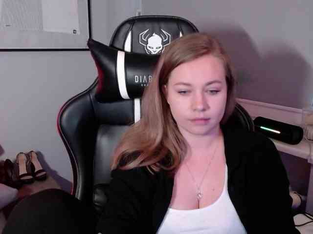 hollyBB webcam