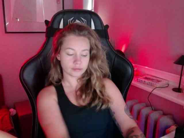hollyBB webcam