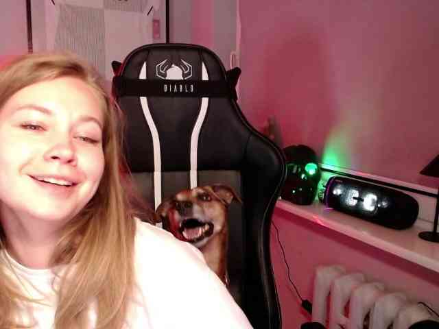 hollyBB webcam