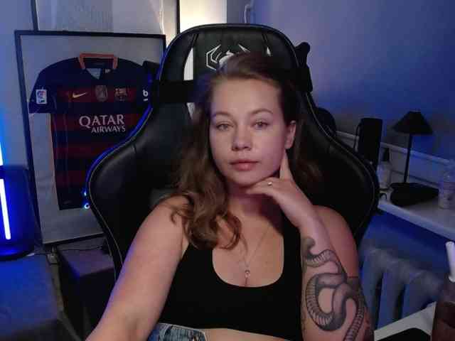 Model: hollyBB