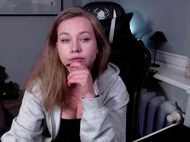 hollyBB hollyBB