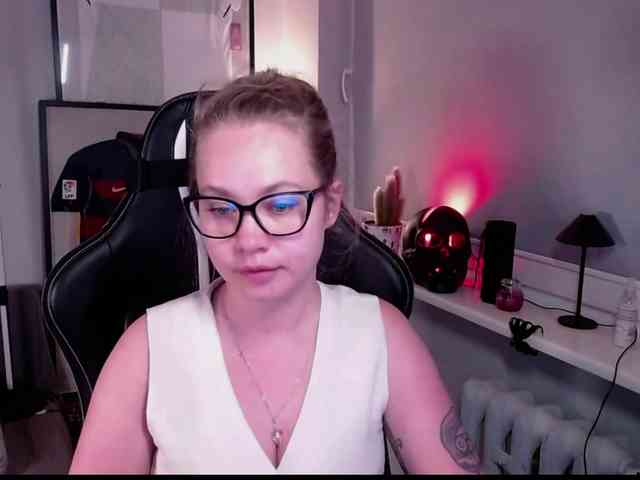 hollyBB webcam