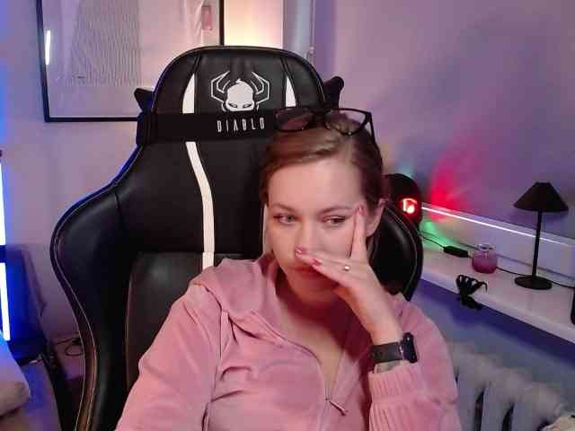 hollyBB webcam