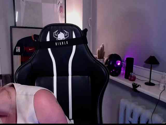 hollyBB webcam