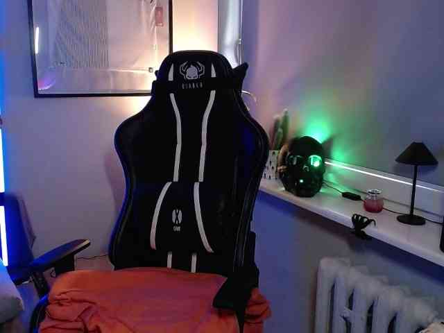 hollyBB webcam