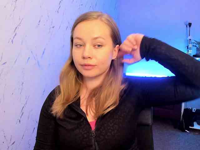 hollyBB webcam