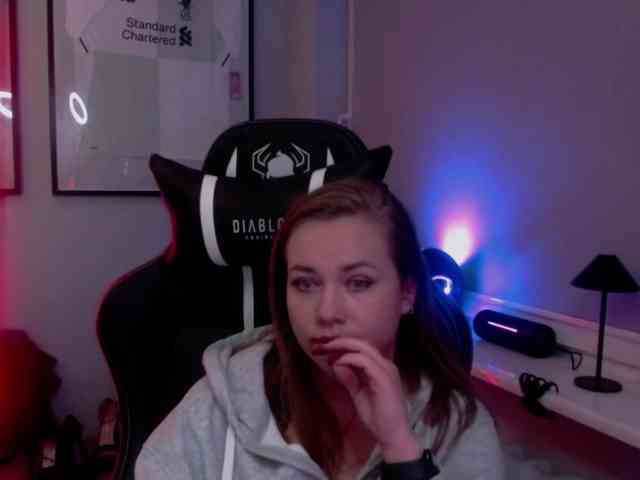 hollyBB webcam