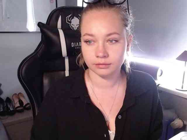 hollyBB webcam