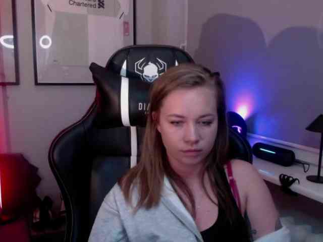 hollyBB webcam