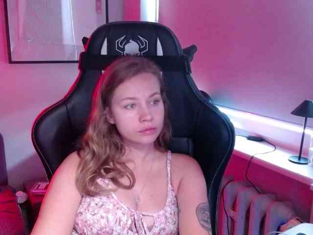 hollyBB webcam