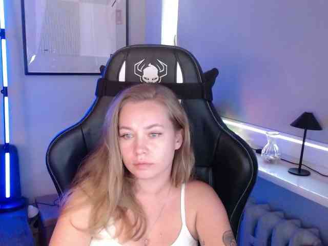 hollyBB webcam