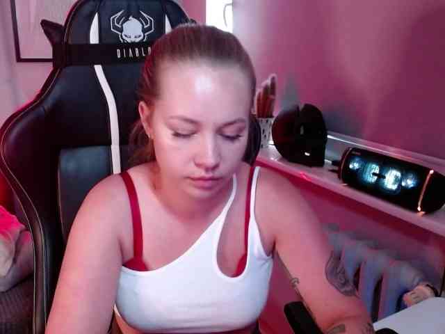 hollyBB webcam
