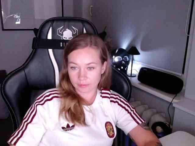 hollyBB webcam