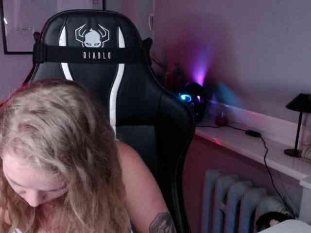 hollyBB webcam