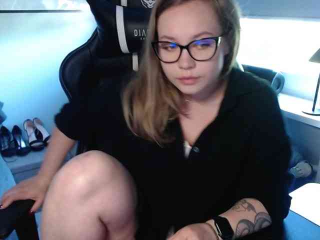 hollyBB webcam