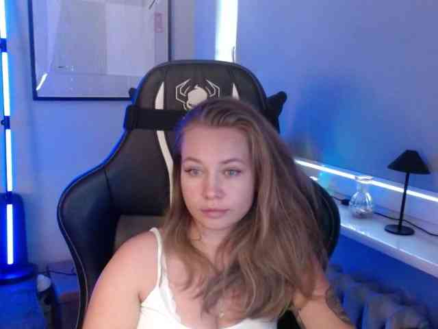 hollyBB webcam
