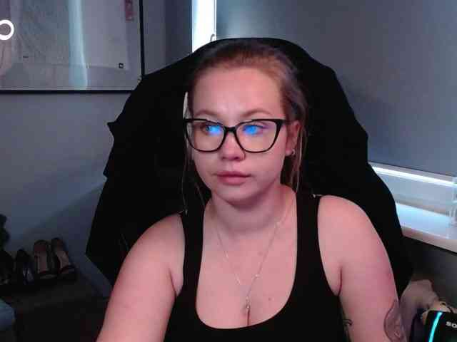 hollyBB webcam