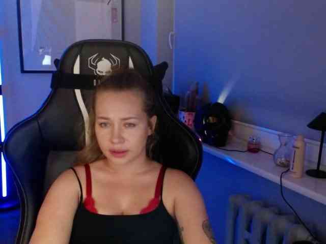 hollyBB webcam