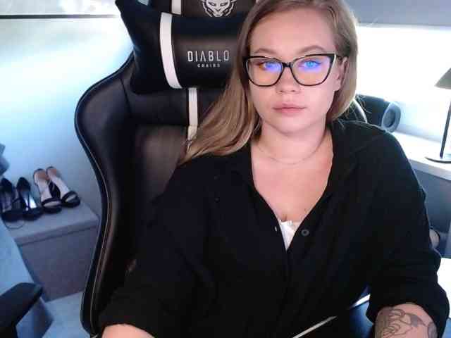 hollyBB webcam
