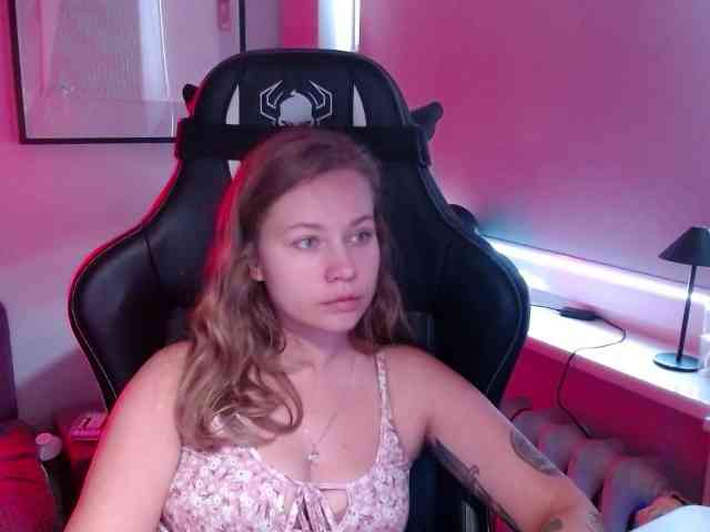 hollyBB webcam