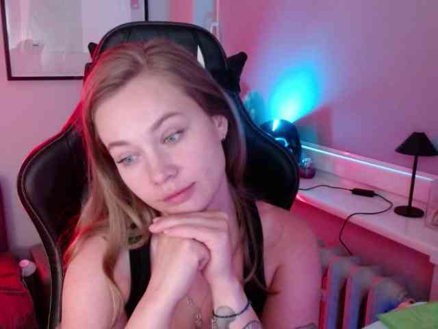 hollyBB webcam