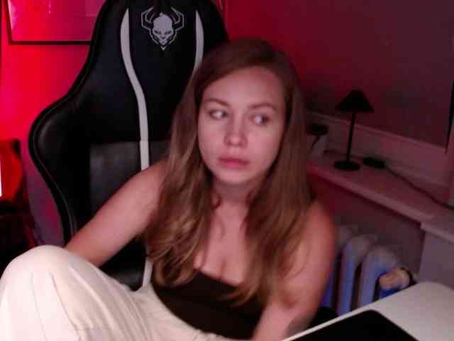 hollyBB webcam