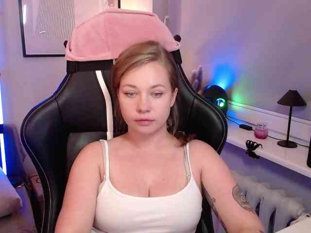hollyBB webcam
