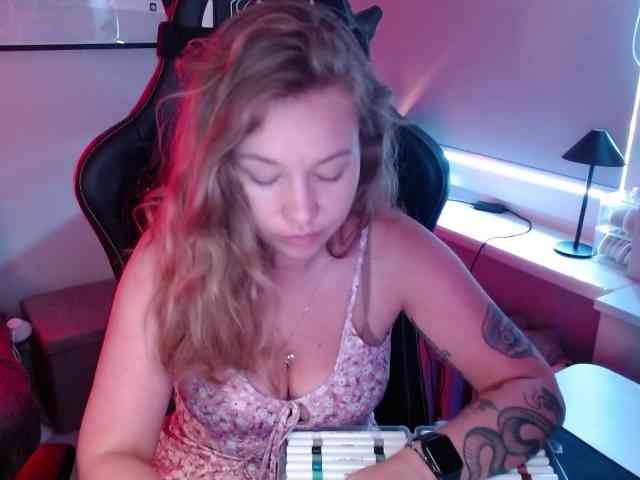 hollyBB webcam