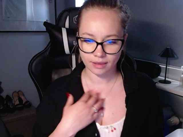 hollyBB webcam