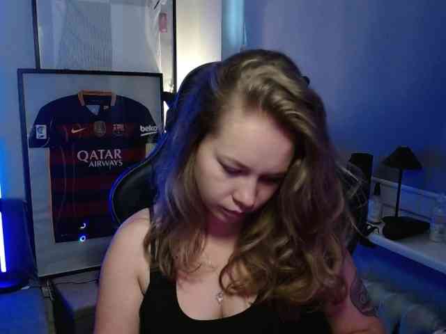hollyBB hollyBB