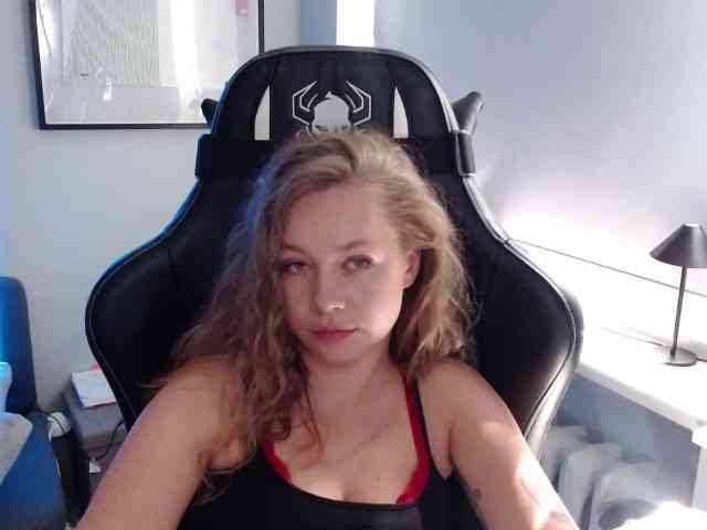 hollyBB webcam