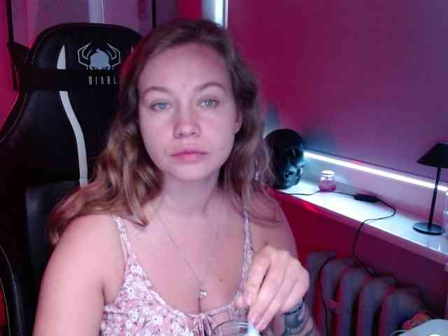 hollyBB webcam