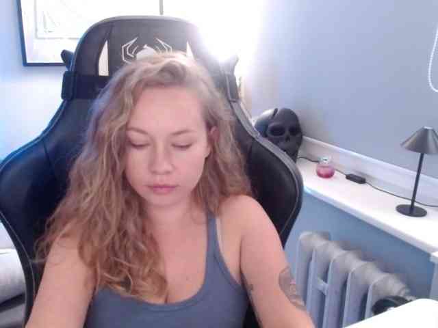 hollyBB