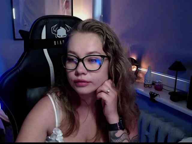 Model: hollyBB