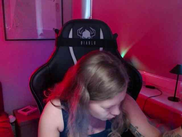 hollyBB webcam
