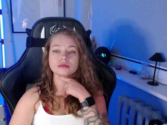 hollyBB webcam